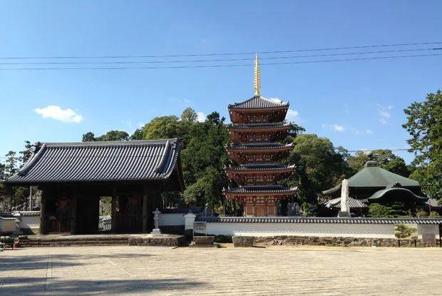 将整个小镇变成一座旅馆，日本佛生山的地方再生经验值得学习