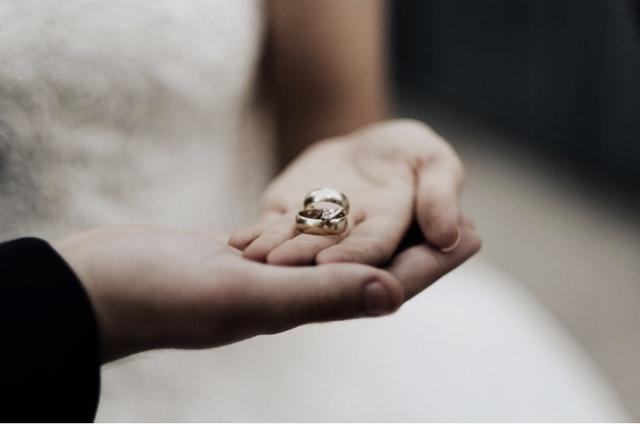 新加坡统计局：新加坡2019年结婚率下降 离婚率上升