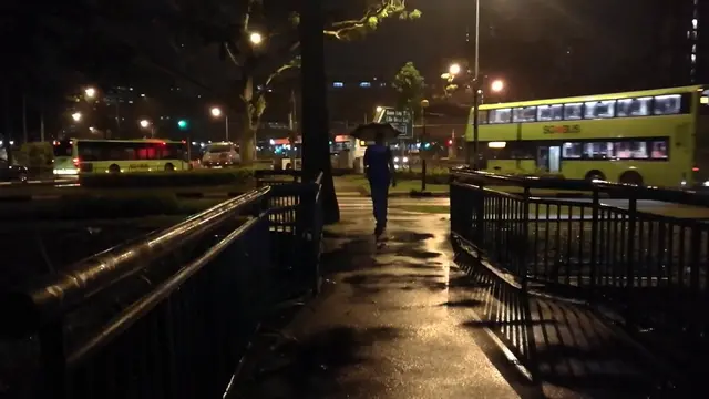 新加坡的清晨6：00AM  每天路过的交叉口