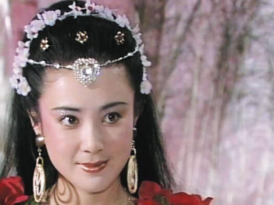 妲己盛臀修腿，曾发明一件东西，男女都喜欢用，离了它还没法吃饭