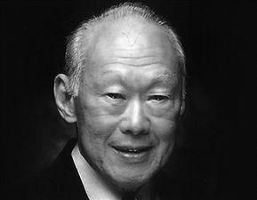 从顽皮少年到一国总理，新加坡国父：李光耀