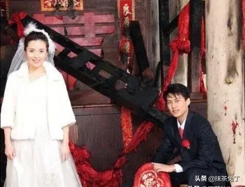 靳东:两次爱上二婚女人，家人极力反对，他却说二婚女人是个宝