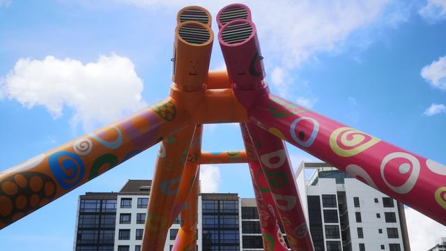 看看新加坡河，看看曾被隔离十四天之地。