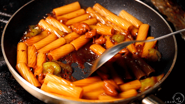 开在人广的“假西餐”，用上海浇头做意大利菜