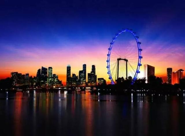 新加坡摩天轮开启了，等你几个月不会生锈吧