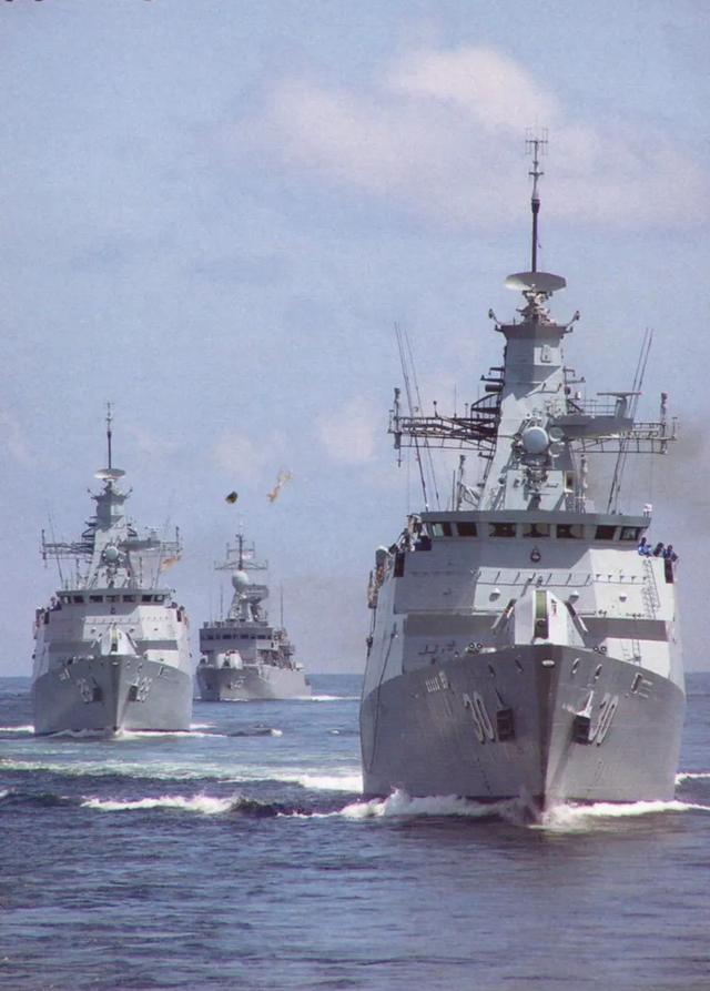 十字路口守卫者：日益壮大的皇家马来西亚海军
