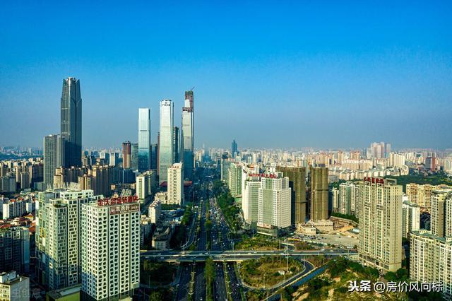南宁市2020年7月，二手房挂牌价11003元/m²，同比上涨0.7%