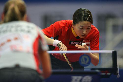 女乒入籍新加坡，退役回国嫁富豪，与同居男友打官司，今少有露面