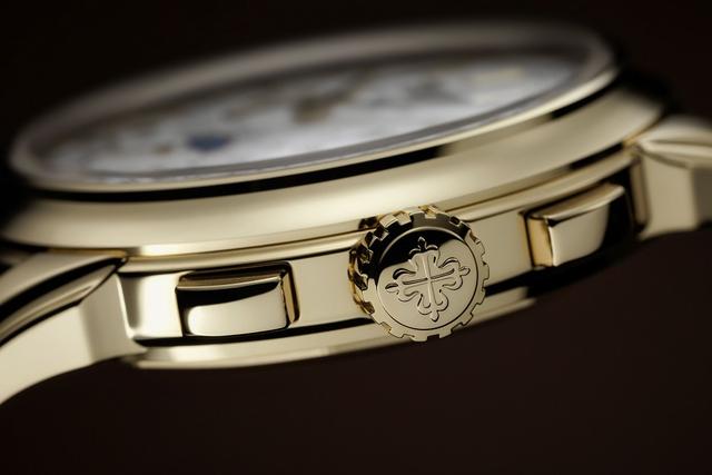 Patek Philippe 推出三问陀飞轮、双追针、万年历计时码表