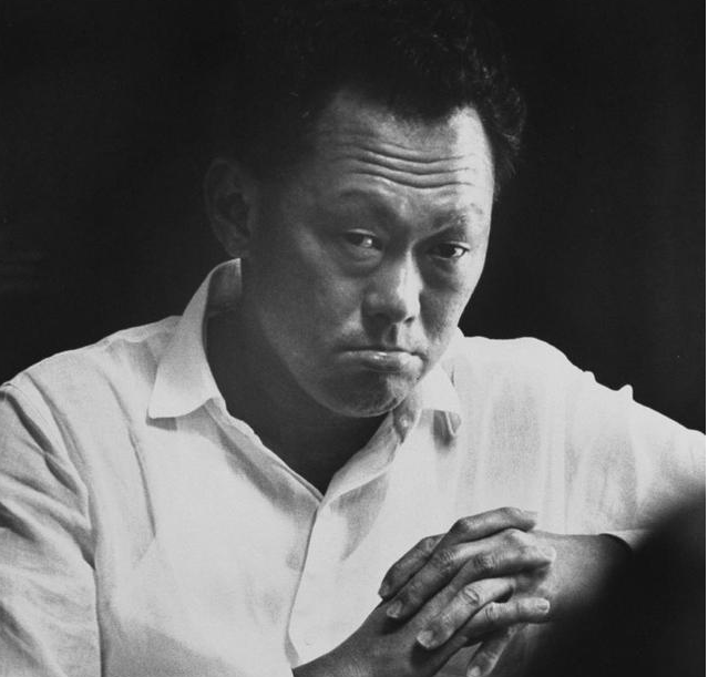 新加坡七成是华人，但李光耀放下狠话：汉语永远不可能成国语