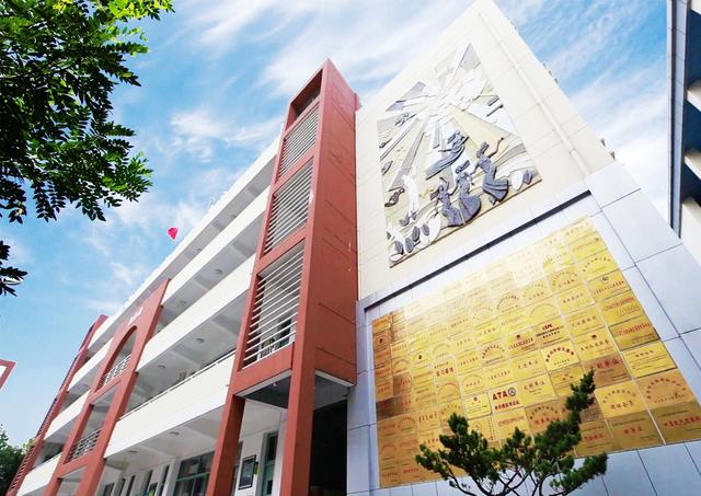 九大专业省内王牌，82人高考上本科！玄武中专闪亮成绩吸引大批家长考生
