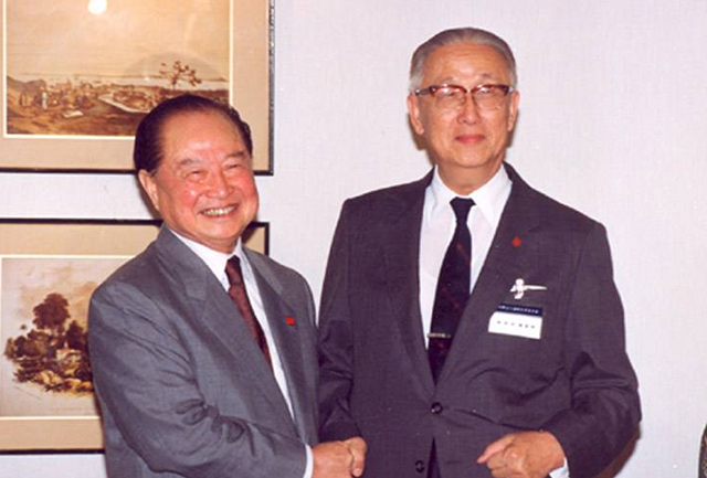 原上海市委书记汪道涵墓，因“汪辜会谈”留名，墓碑解开百科谜团