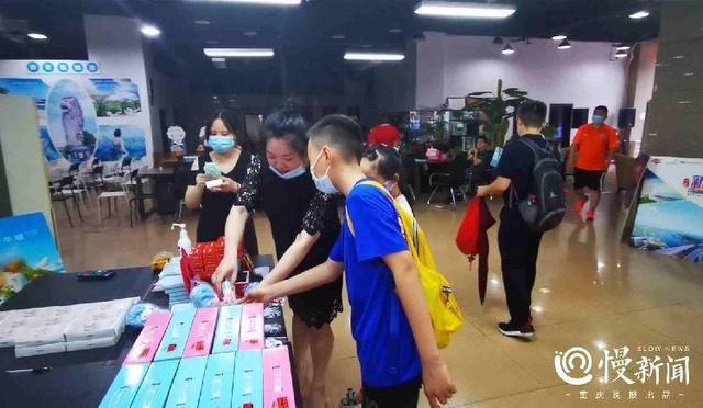 解锁暑期陪娃新花样！这场直播带小朋友们“云游”新加坡