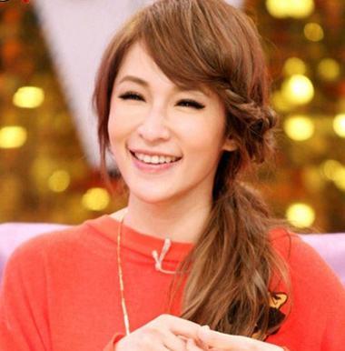 新加坡百亿小开认爱孟佳！被赞萧亚轩最帅前男友，现成女星收割机