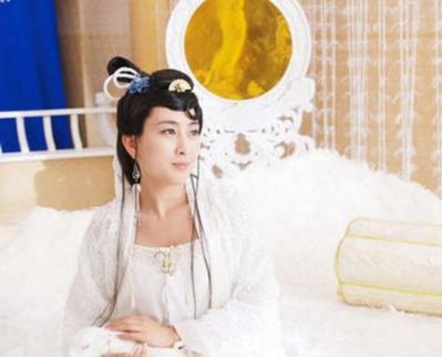 17名诸多明星扮演的仙女娥嫦，还有来自岛国女星