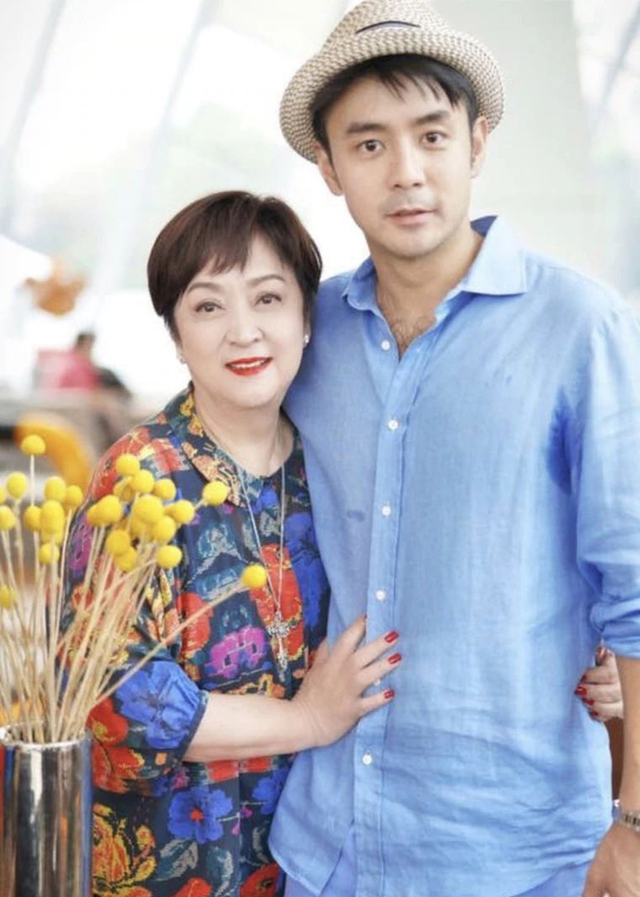 谢贤真man,送神秘大礼贺前妻72岁生日，女方坦言不后悔嫁他