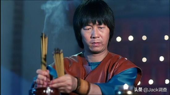 香港娱乐圈第一位拒绝金像奖提名，与好友林正英同日亡 