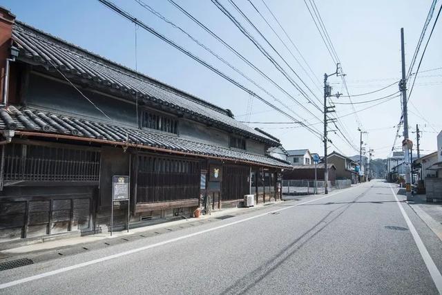 将整个小镇变成一座旅馆，日本佛生山的地方再生经验值得学习