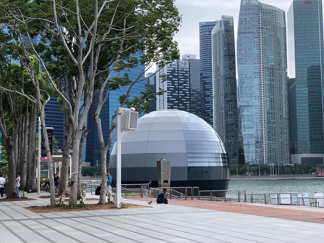 全球首个水上苹果店落户新加坡，抢先一睹实景图