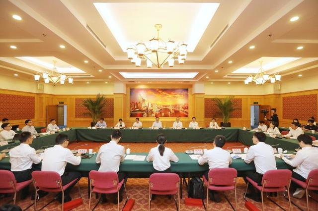 首届浦东十大优秀青年企业家出炉了，全部是80后，对话区委书记干货满满