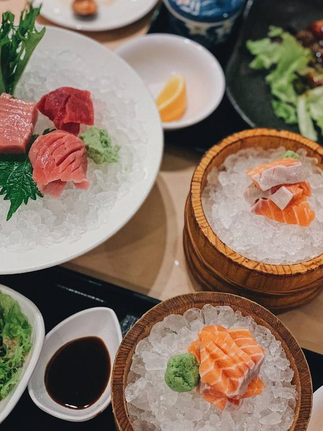 新加坡美食| 来自三崎港的肥美金枪鱼  之前打卡了Suntec city日本美食街的【Una Una】，吃到了超便宜的鳗鱼饭，这一次又来尝试同样位于美食街里，日本七家名店之一的【三浦三崎港】，主打来自