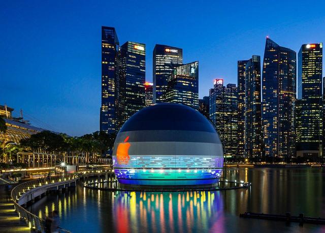 苹果在新加坡做了个球，或成地标级别的网红打卡圣地