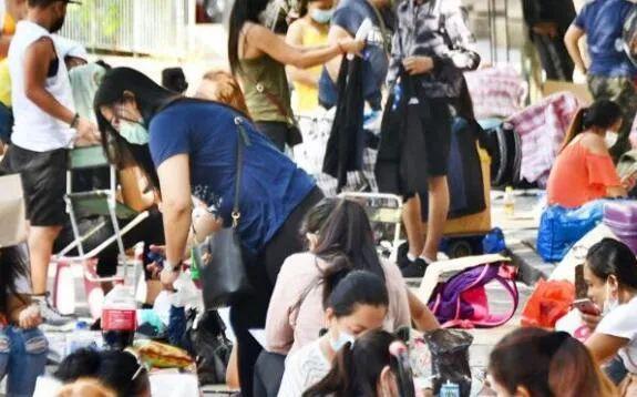 「香港」数日内3名印佣确诊，39万外佣成防疫漏洞？当局巡外佣热门聚点吁防疫