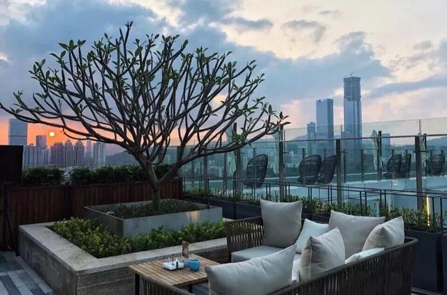 深圳小众度假酒店，屋顶无边泳池，酒吧，270°俯瞰福田CBD