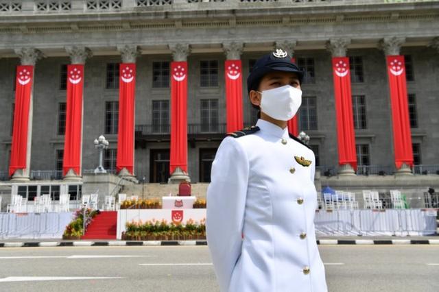 东南亚最精锐的地面武装，新加坡陆军准备阅兵，各种先进武器亮相