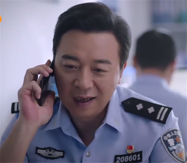 《以家人之名》凌霄再次前往新加坡，李尖尖感情路非常坎坷
