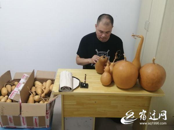 沭阳巧手达人朱杰：葫芦之上展画卷