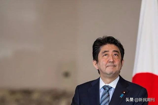 创下日本首相连续执政新纪录后，安倍迎来新的挑战