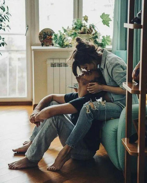 被男朋友双膝跪地求婚，是怎样的感受？我来告诉你