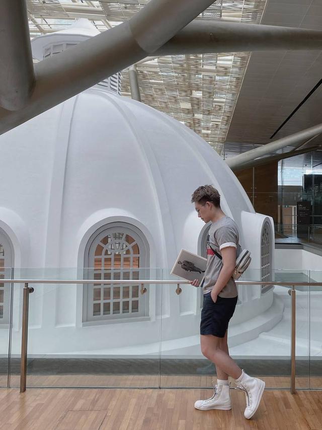 新加坡看展| 新加坡国家美术馆看展拍照 趁着新加坡国家美术馆8月免费入场的最后几天，来打卡看了个展顺便拍了些照，好的，说反了，拍照顺便看了个展。这次免费主要也针对一些平时需要付费的特别展览，所以喜欢艺