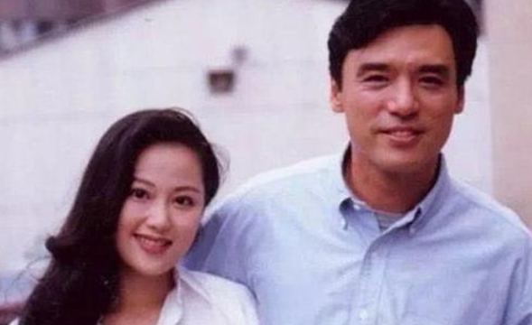 闪婚钟镇涛，又和陈曜旻出入密切，搞垮两个男人的她真的拜金吗？