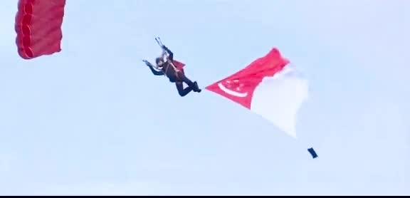 跳伞表演#新加坡国庆 #新加坡国庆庆典 #