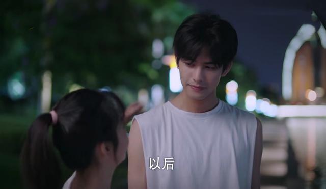以家人之名：凌霄为何又回新加坡，小橙子给出答案，原因太真实