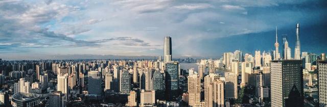 深圳不学香港改学新加坡，这事挺玄的