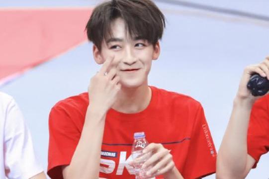 《超新星全运会》出现《以家人之名》经典情节，李汶翰谈团队解散