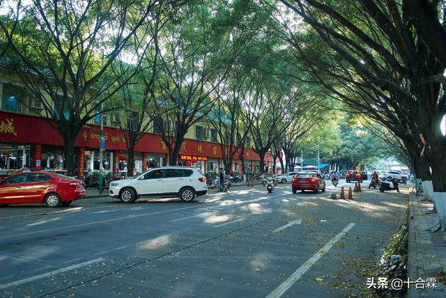 云南边境一个傣族文化园，与小乘佛国缅甸相邻，特有淳朴民风民俗