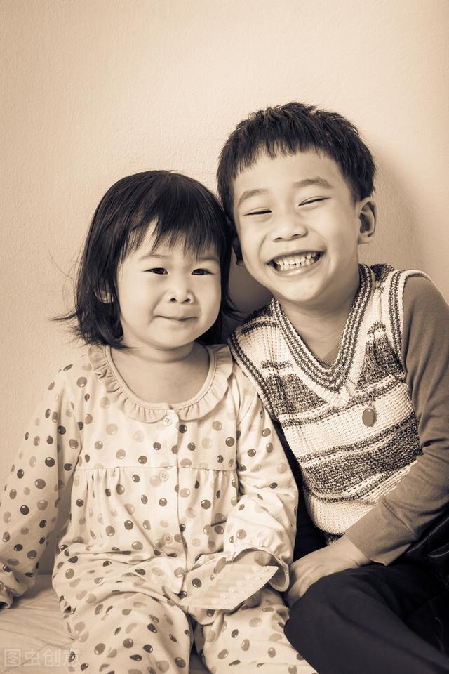 老舍《小坡的生日》：大作家的童心和趣味，给孩子正能量和自信