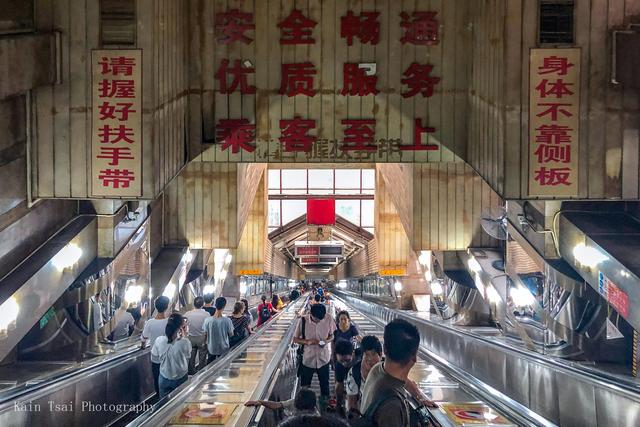 重庆为何成网红？游客看了这些建筑，瞬间心服口服