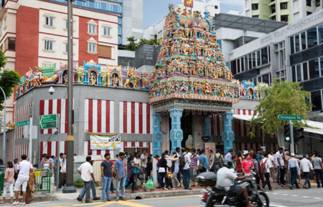 新加坡街道为何干净异常，印度人表示：你以为他们想这样吗？