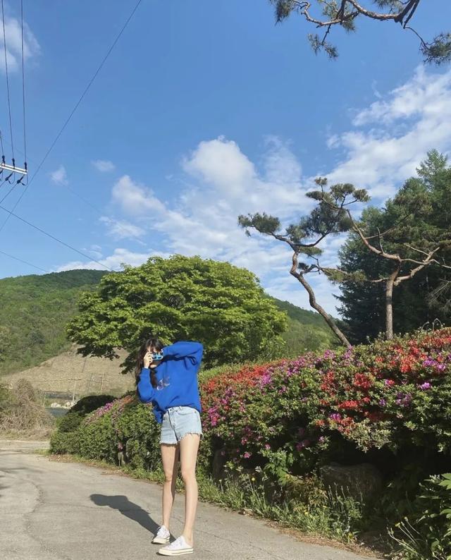 泫雅大秀CP性感照，男友纹身不输王嘉尔！键盘侠这次终于闭嘴了