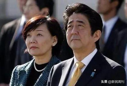 创下日本首相连续执政新纪录后，安倍迎来新的挑战