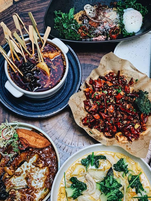 新加坡美食| 超有创意的西式川菜餐吧  分享一家个人非常喜欢的餐厅【Birds of a Feather】，主打的是西式川菜，精致的装修和完全西式的菜品呈现，但却可以在这里认认真真的享受美味的川菜，中