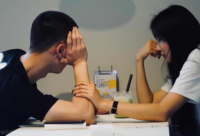 孩子生下后发现丈夫是同性恋，骗婚、形婚谁来背锅？