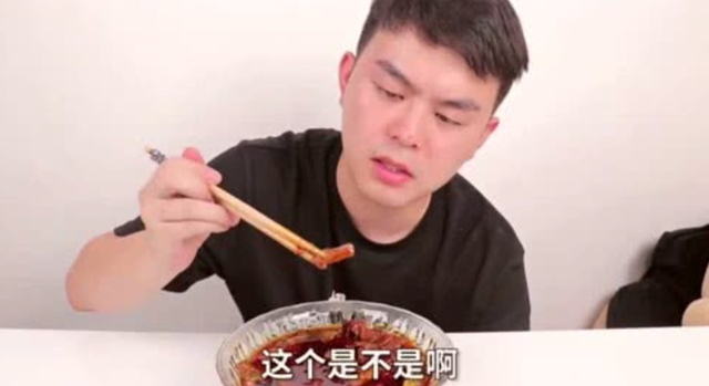 兴衰四年，吃播的终结：人有浪费食物的权利吗？