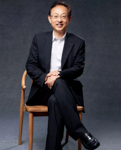 几针治好瘫痪六年老妇人，被称为“中国神针”，也曾被女儿坑过
