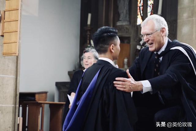 在英国遇见老乡，没有双臂的他用脚在剑桥大学勇闯天涯